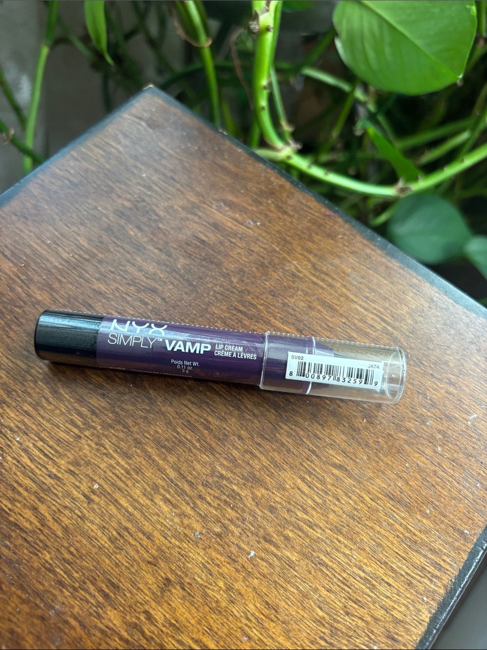 NYX Simply Vamp Lip Cream In Temptress  (Plum) 0.11 Oz